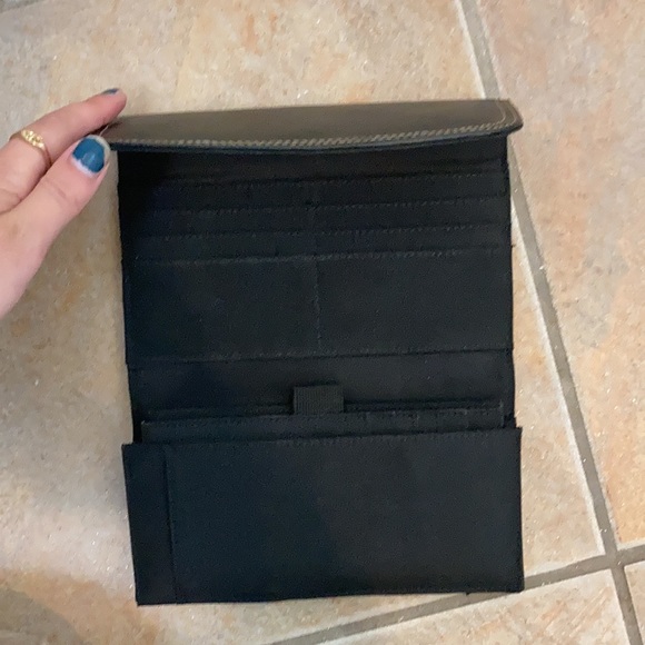 Black Relic Clutch Wallet - Picture 3 of 4